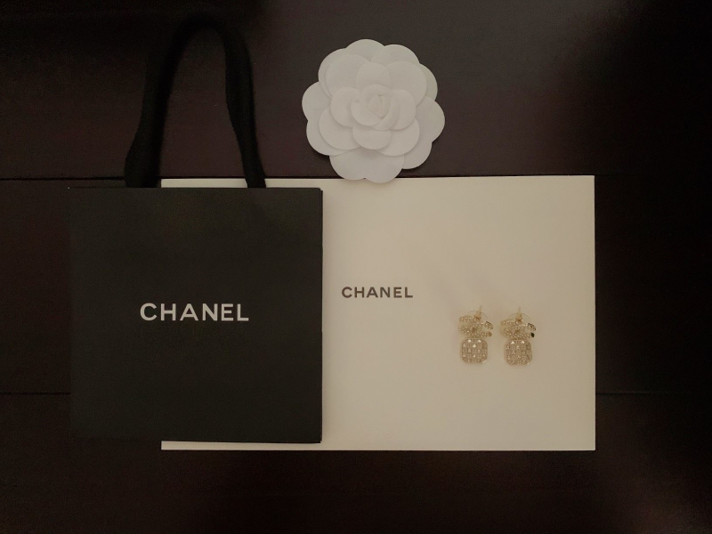 Ch**el earrings